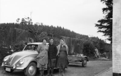 La traite en prairie – Les 3 trayeurs de la ferme